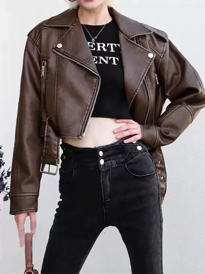 Ženski usnjeni jopič – asimetrična zadrga – oprijet model – motoristični slog z pasom